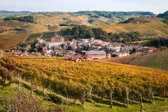 The essential travel guide to explore the beautiful Italian Lakes District