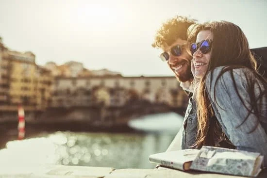 Unique and practical gift ideas for someone traveling to Italy: Find the perfect travel essentials!