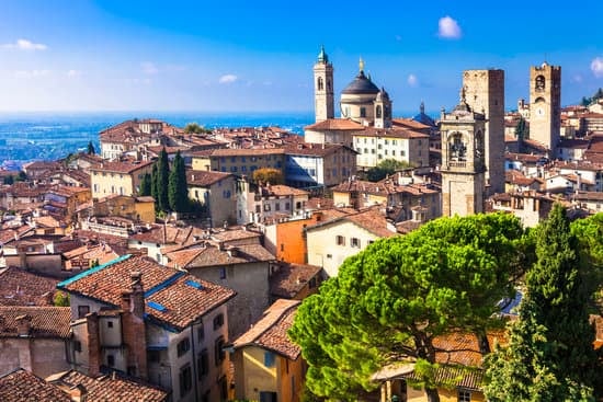 Is it safe to travel alone to Italy? Ensure your solo journey is worry-free!