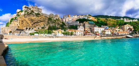 Step-by-step guide on how to book travel to Italy hassle-free