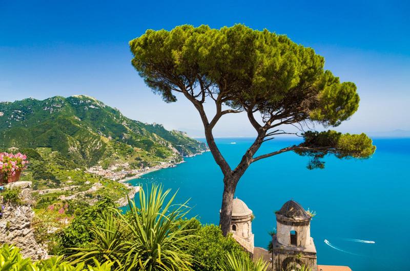 Captivating travel destinations in Southern Italy: discover the rich history, breathtaking landscapes, and vibrant culture
