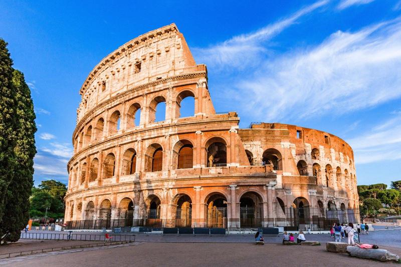 Rome to Paris: A journey from Italy to France capturing stunning architecture and breathtaking landscapes