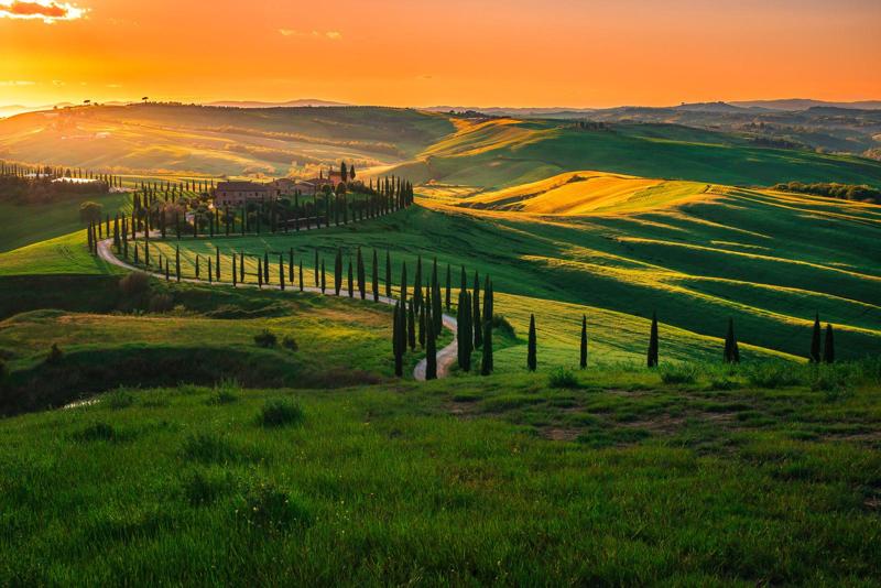 Browse our exclusive Tuscany Italy travel packages for an unforgettable vacation experience